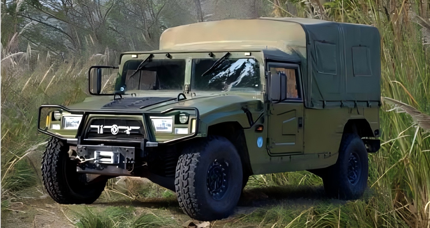 Vehículo militar todoterreno de techo blando (HMMWV)
